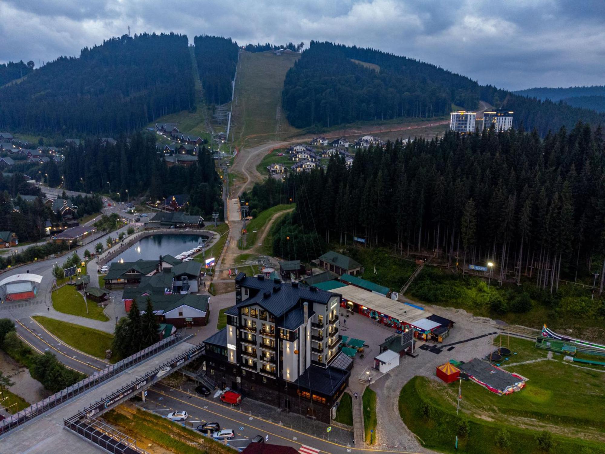 Shelter Apart Hotel Bukovel Eksteriør bilde